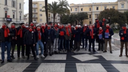 Mascherine e sciarpe rosse in piazza Matteotti. Sit in della Cgil Area Vasta di Catanzaro-Crotone-Vibo nella Giornata internazionale per i diritti della Donna