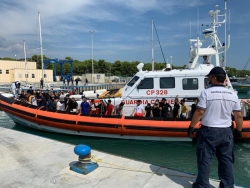 Migranti: ancora uno sbarco nella Locride