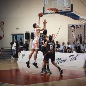 Academy, partita perfetta e primo sigillo