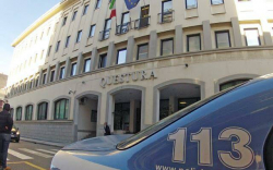 Aggredisce l&rsquo;ex moglie e minaccia gli agenti: arrestato reggino