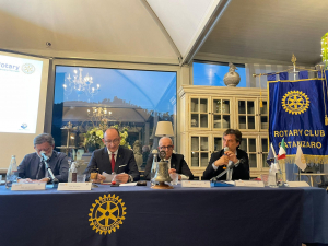 Al Rotary Catanzaro il ''ballottaggio'' diventa eloquio della politica