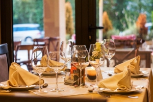 Calabria in zona gialla, riaprono bar e ristoranti