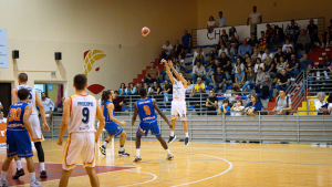 Academy, finalmente il primo ruggito