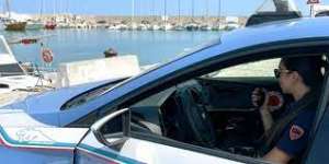 Furto nella notte a Crotone, pizzicata dalla Polizia