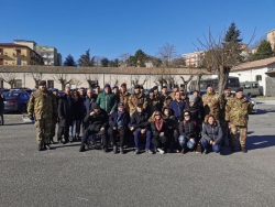 Ospiti della ''Ra.Gi.'' in visita alla caserma ''Pepe'' per la Festa del Tricolore