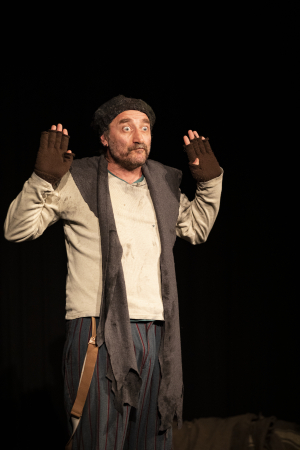 MigraMenti, domenica 17 marzo al Teatro Comunale di Badolato ''Groppi d'amore nella scuraglia'' di Tiziano Scarpa con Silvio Barbiero