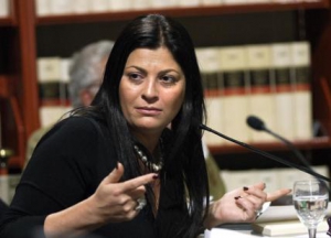 Anticipata la Fase 2 in Calabria: il web contro Jole Santelli