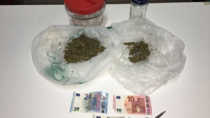 Marijuana nascosta in cucina, un arresto nel reggino
