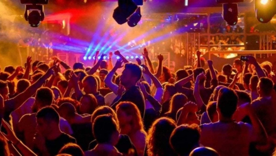 Controlli in una discoteca, scattano multe per clienti e titolare