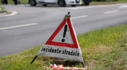 Scontro tra due tir, cisterna del gas si ribalta sull&rsquo;Autostrada A2