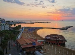 Stop alle auto sul lungomare di Crotone, nel fine settimana