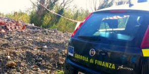 Sorpreso a sversare rifiuti, denunciato a Reggio Calabria