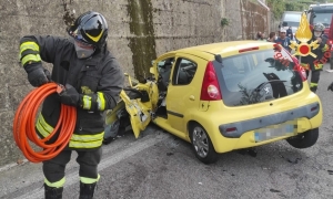 Altra tragedia nel catanzarese: auto si scontra con un camion, morta una 40enne