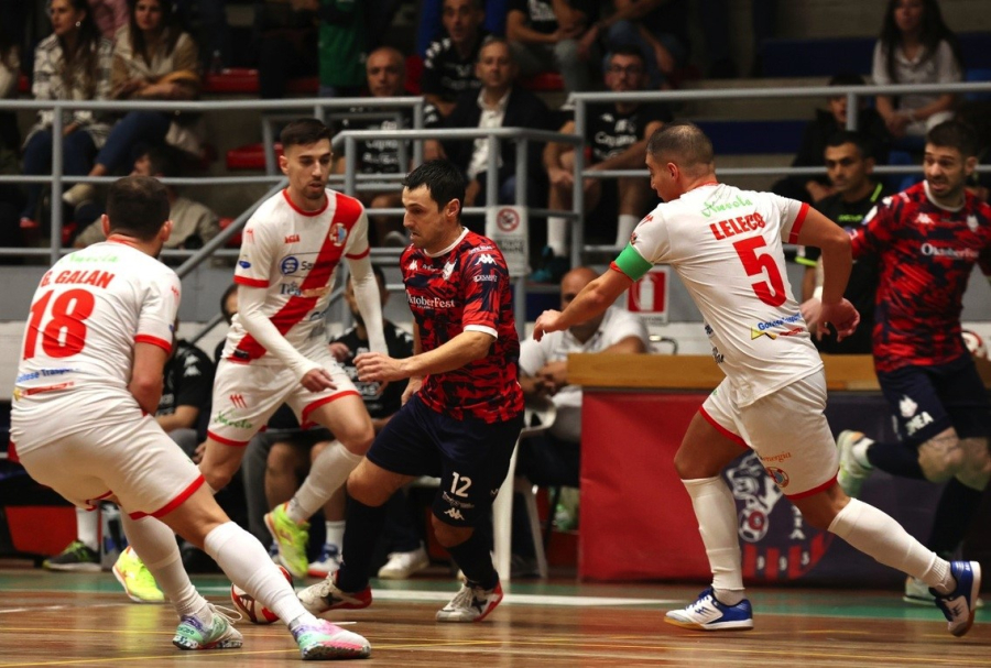 Monologo rossobl&ugrave; per tre punti d&rsquo;oro