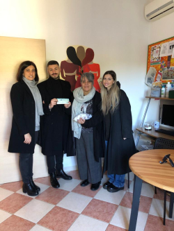 I ringraziamenti all&rsquo;Azienda Stirparo che con il progetto ''Sbatti la porta alla violenza'' ha destinato mille euro al centro antiviolenza ''Mondo Rosa''