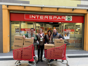 Colletta alimentare del Lions Club Catanzaro Host: 800 kg di beni raccolti grazie alla generosit&agrave; della cittadinanza