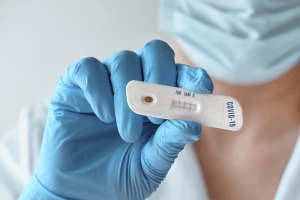 Il Crotone calcio consegna mille test rapidi di prevenzione anti covid