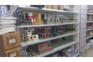 Sequestrati prodotti contraffatti a Lamezia Terme