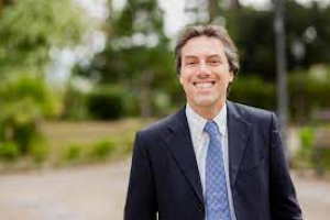 Gli auguri del segretario generale della CGIL Area Vasta Catanzaro-Crotone-Vibo, Enzo Scalese al sindaco di Catanzaro, Nicola Fiorita