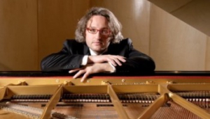 Amici della Musica, a Catanzaro il pianista Paolo Restani