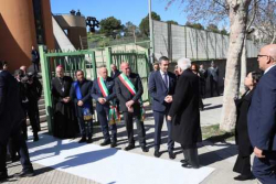 Migranti: Mattarella a Crotone per visitare i superstiti in ospedale