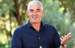 AMA Calabria, Biagio Izzo arriva a Catanzaro con ''Balcone a 3 piazze''