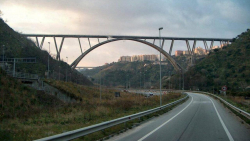 Catanzaro: Ponte Morandi, giovane si toglie la vita