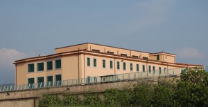 Arrestati 2 agenti del carcere di Cosenza