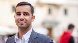 Proposta di legge sui Cellulari, Tavernise (M5S): agire per limitarne l'uso ai minori