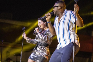 Schiavonea, arrivano Deborah Iurato e i Soul System