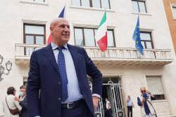 Il sindaco di Crotone Vincenzo Voce ritira le dimissioni