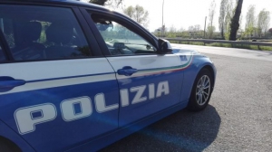Rapinano un corriere, due arresti a Crotone