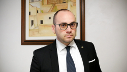 Violazione domicilio, percosse e minaccia a Pubblico Ufficiale: prosciolto 50enne