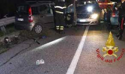 Scontro tra auto nel reggino, un morto