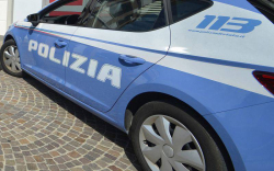 Ricercato tenta di avere permesso di soggiorno, un arresto