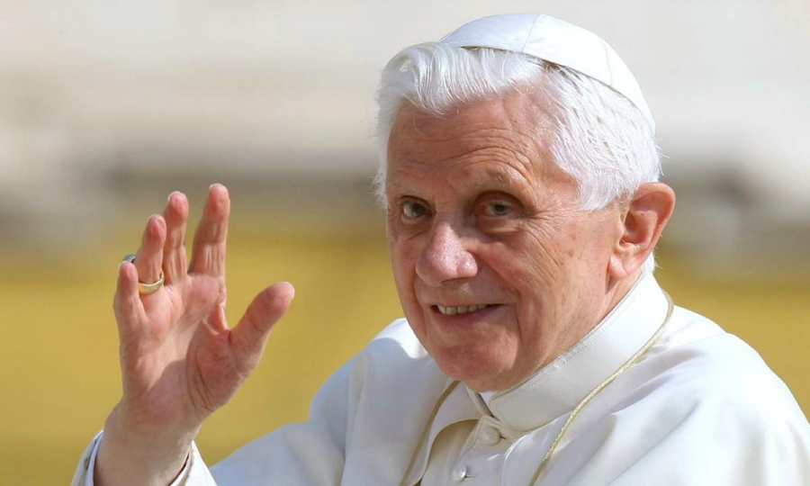 Scomparsa Benedetto XVI, in Cattedrale a Reggio celebrazione in suffragio del papa emerito