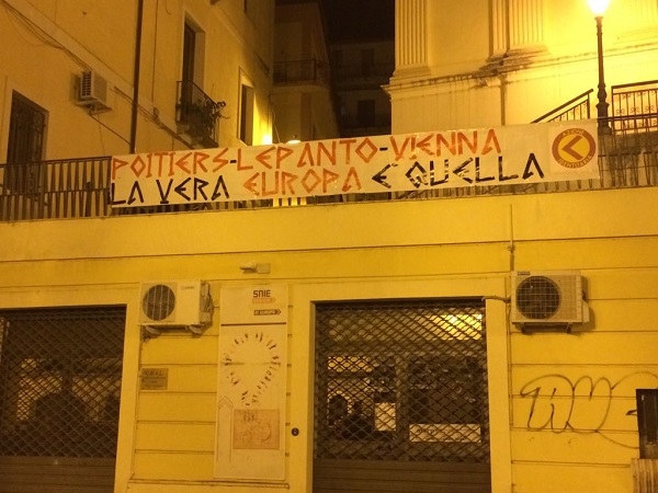 A Lamezia Azione identitaria ricorda la vera storia e la vera Europa con uno striscione