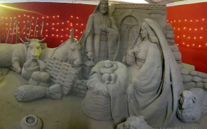 Catanzaro: al presepe di sabbia visita gratuita per le persone assistite dalla Ragi Onlus