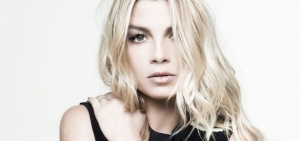 Esce ''Essere qui &ndash; boom edition'' di Emma, il 16 febbraio in concerto a Reggio Calabria