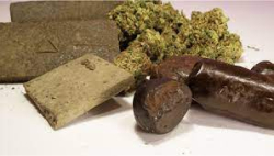 Cosenza, nell&rsquo;appartamento popolare oltre 3 chili di hashish