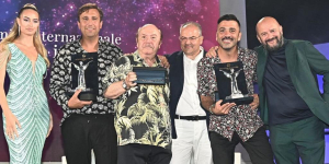 Michele Affidato firma i premi della XV edizione del Marateale