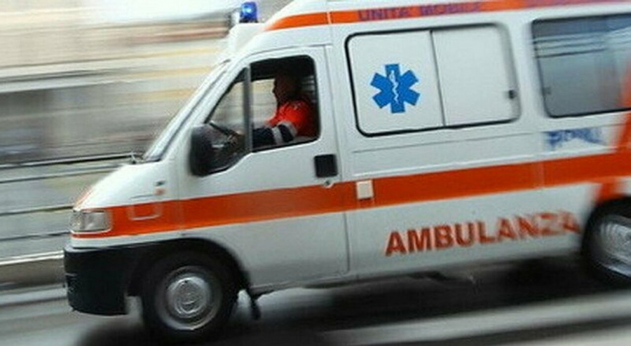 Grave incidente lungo Viale Magna Grecia a Cosenza: quattro feriti