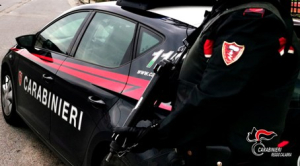 Spaccio in edificio occupato e con la corrente abusiva, un arresto nel reggino