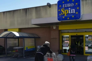 Protesta dei dipendenti Eurospin a Lamezia