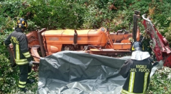 Alla guida di un trattore, muore 14enne nel cosentino
