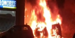 Auto in fiamme a Reggio Calabria, indagini in corso