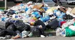 Rifiuti, &egrave; emergenza. Ecoross: La causa nei deficit dell'impiantistica esistente
