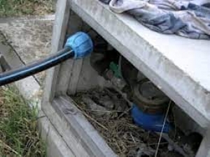 Allacci abusivi alla rete idrica: tre persone denunciate a Crotone