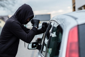 Auto sparite e riscatti per riaverle: banda a Cosenza