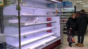 Coronavirus: si affollano i supermercati